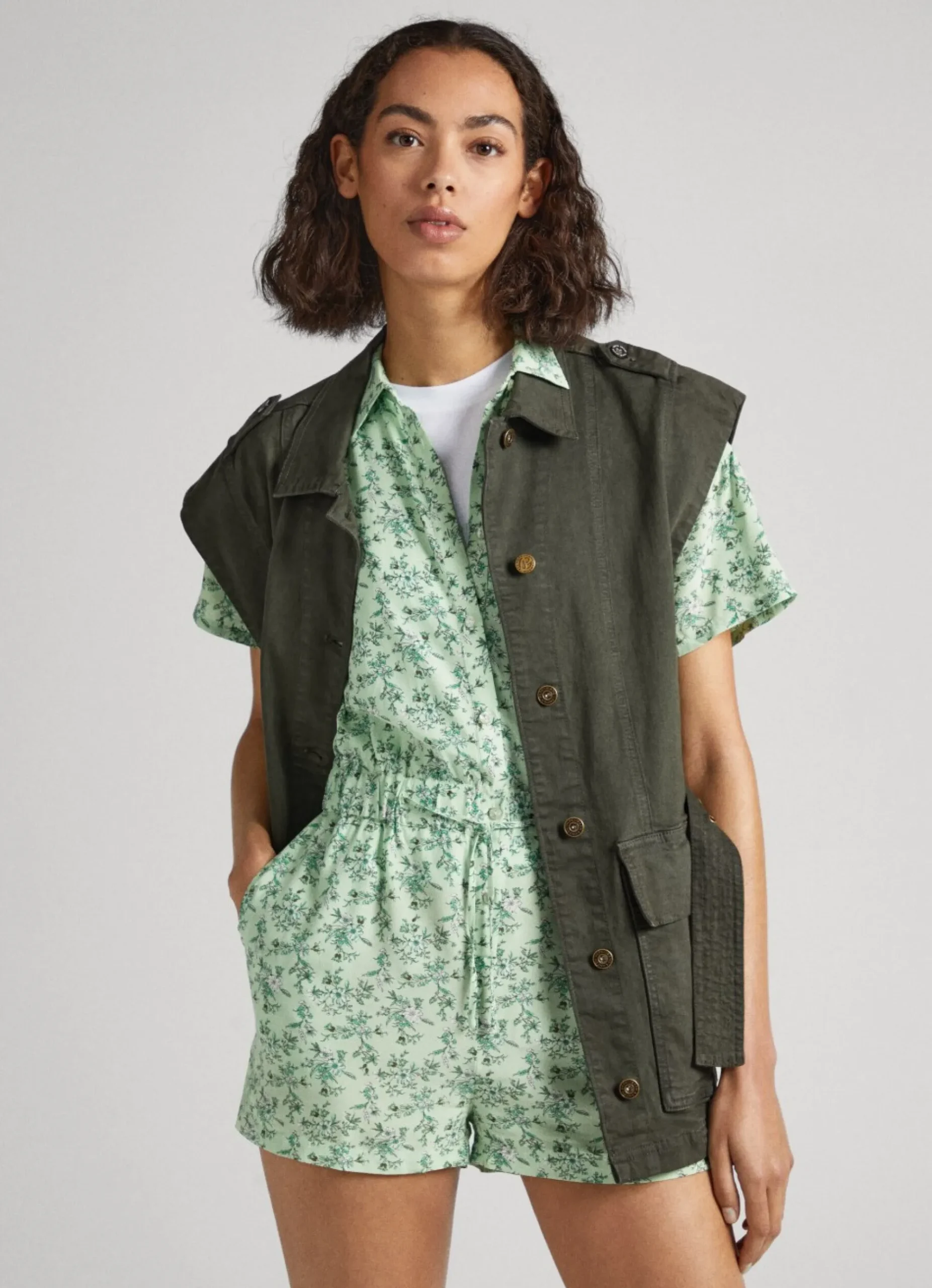 Mulher Pepe Jeans Vestidos E Macacões>Macacao Curto Com Padrao Floral